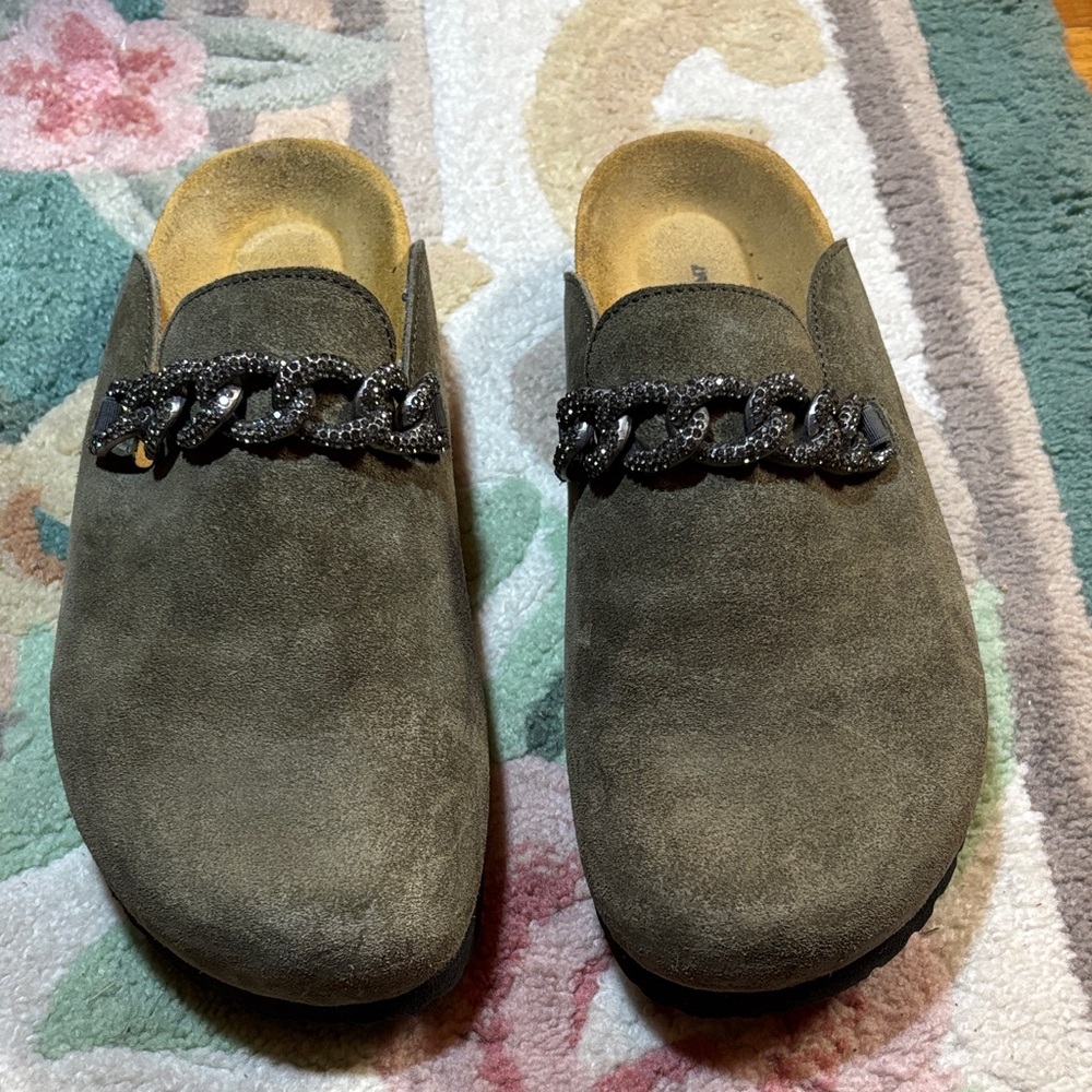 Naot Olive Suede Mules with Chain Detail EU size 40/ US 9